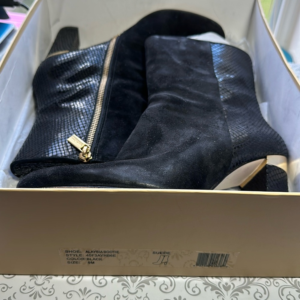 Loved Michael Kors boots!